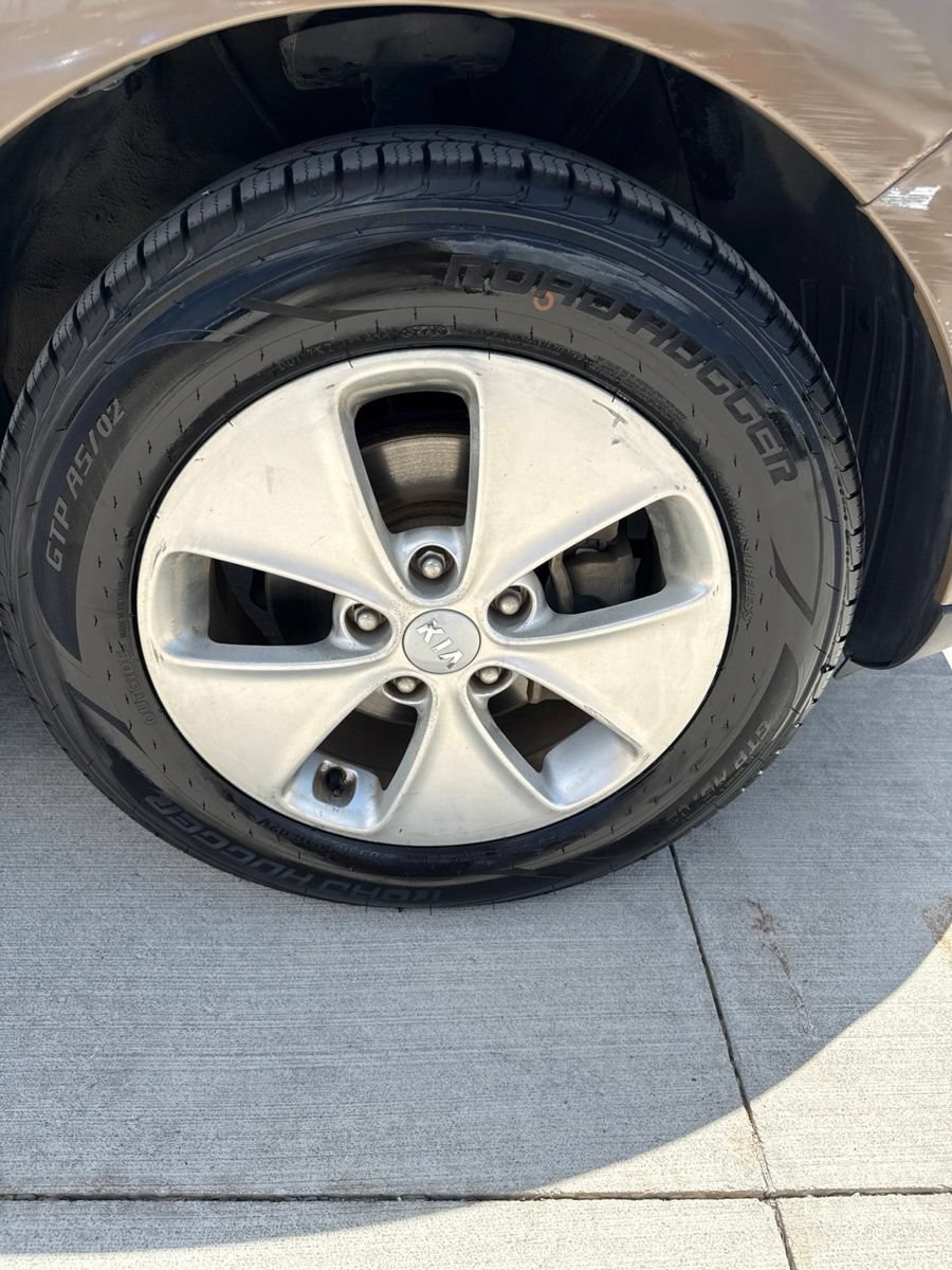 Used 2015 Kia Soul FWD image 25