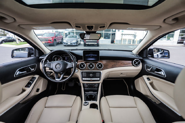 Used 2019 Mercedes-Benz GLA 250 4MATIC w/ Premium Package image 47
