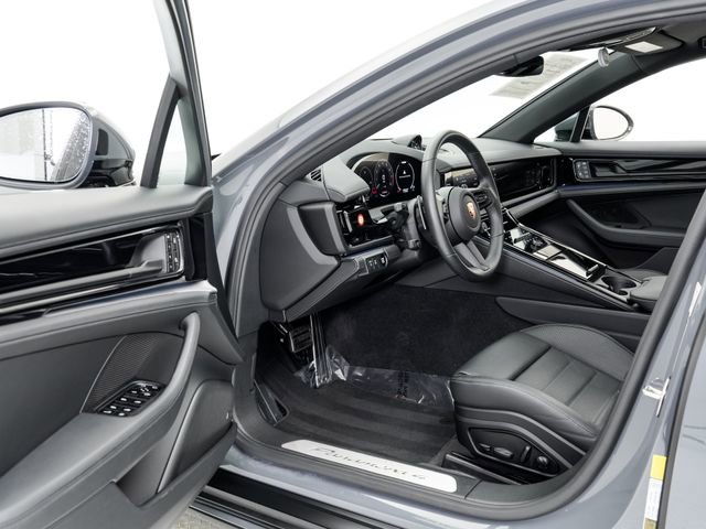Certified 2025 Porsche Panamera 4 image 7
