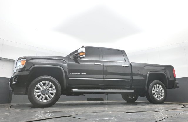 Used 2019 GMC Sierra 3500 Denali w/ Duramax Plus Package AWD/4WD image 44