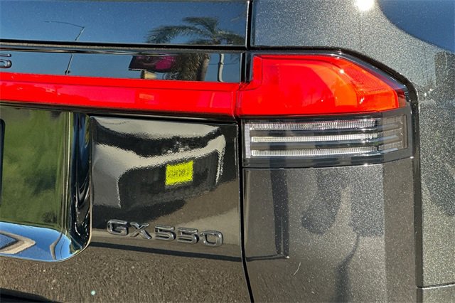 Used 2025 Lexus GX 550 image 29
