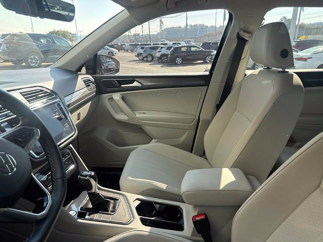 Used 2023 Volkswagen Tiguan SE FWD image 10
