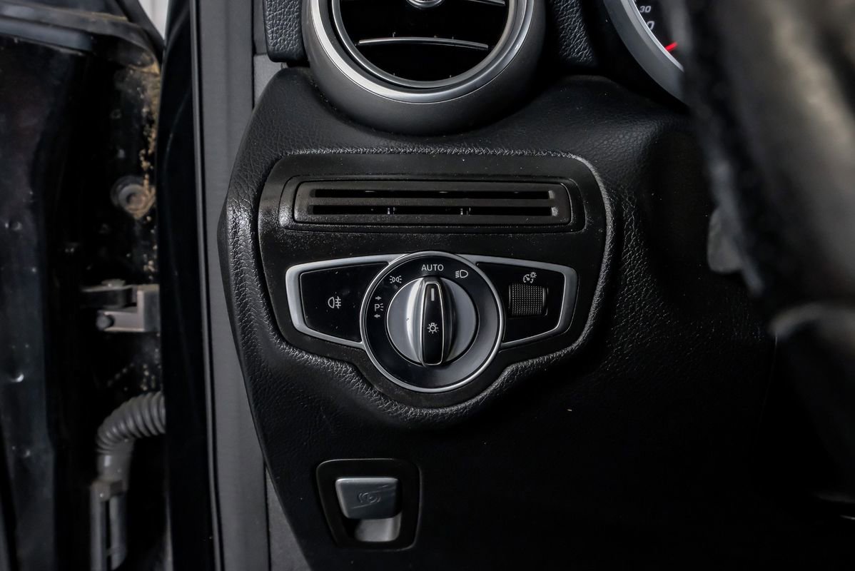 Used 2019 Mercedes-Benz GLC 300 image 28