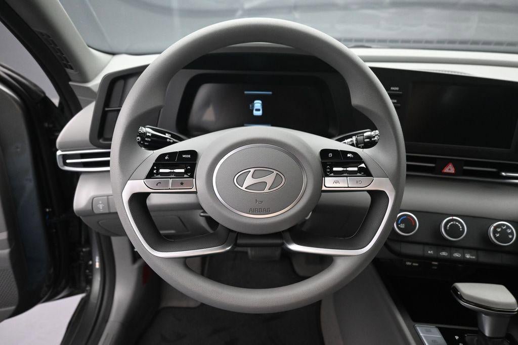 New 2026 Hyundai Elantra SE FWD image 21