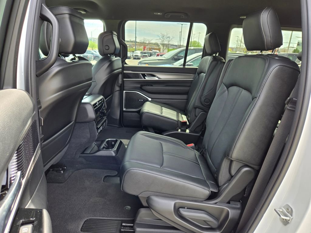 New 2026 Jeep Grand Wagoneer Limited AWD/4WD image 26