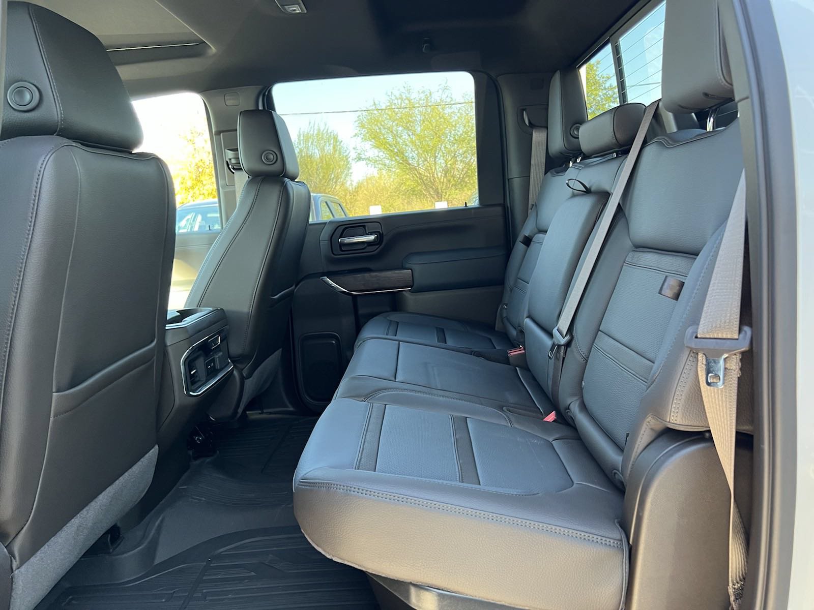 New 2023 GMC Sierra 3500 Denali w/ Denali Ultimate Package AWD/4WD image 12