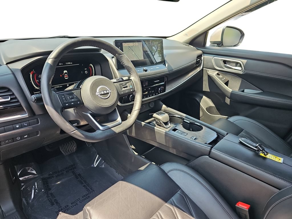 Used 2024 Nissan Rogue Platinum w/ Platinum Premium Package FWD image 16
