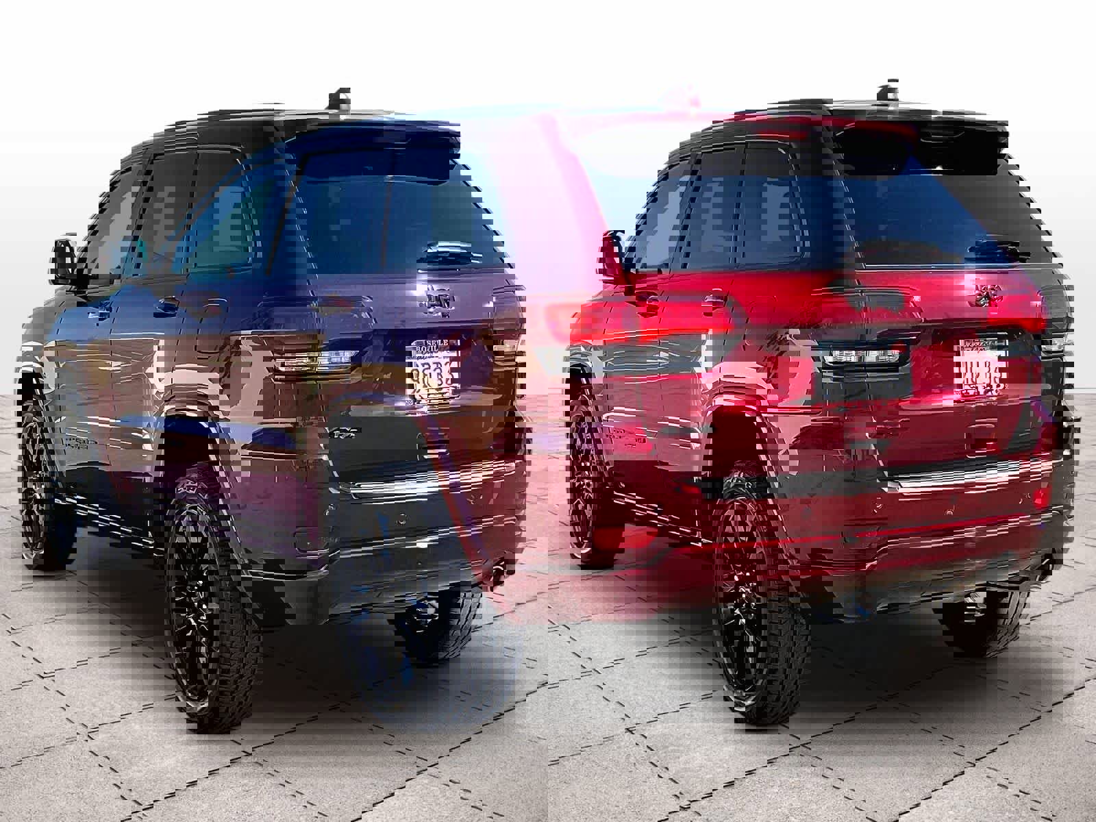 Used 2022 Jeep Grand Cherokee Laredo X image 12