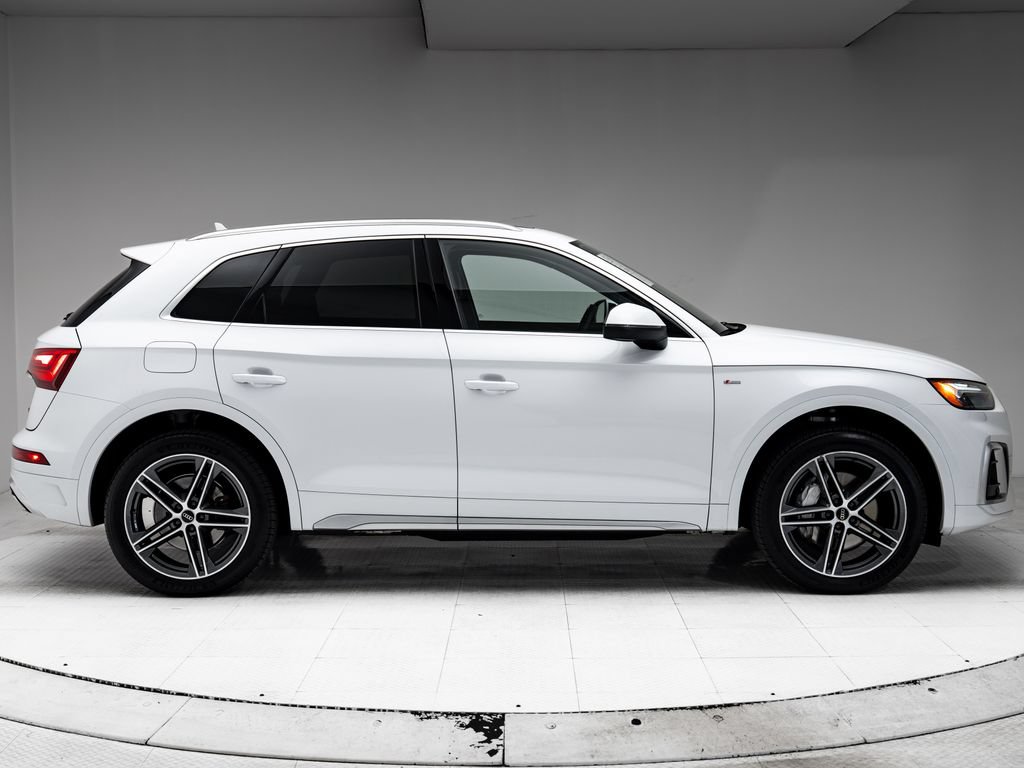 Used 2023 Audi Q5 e Premium w/ Convenience Package AWD/4WD image 30