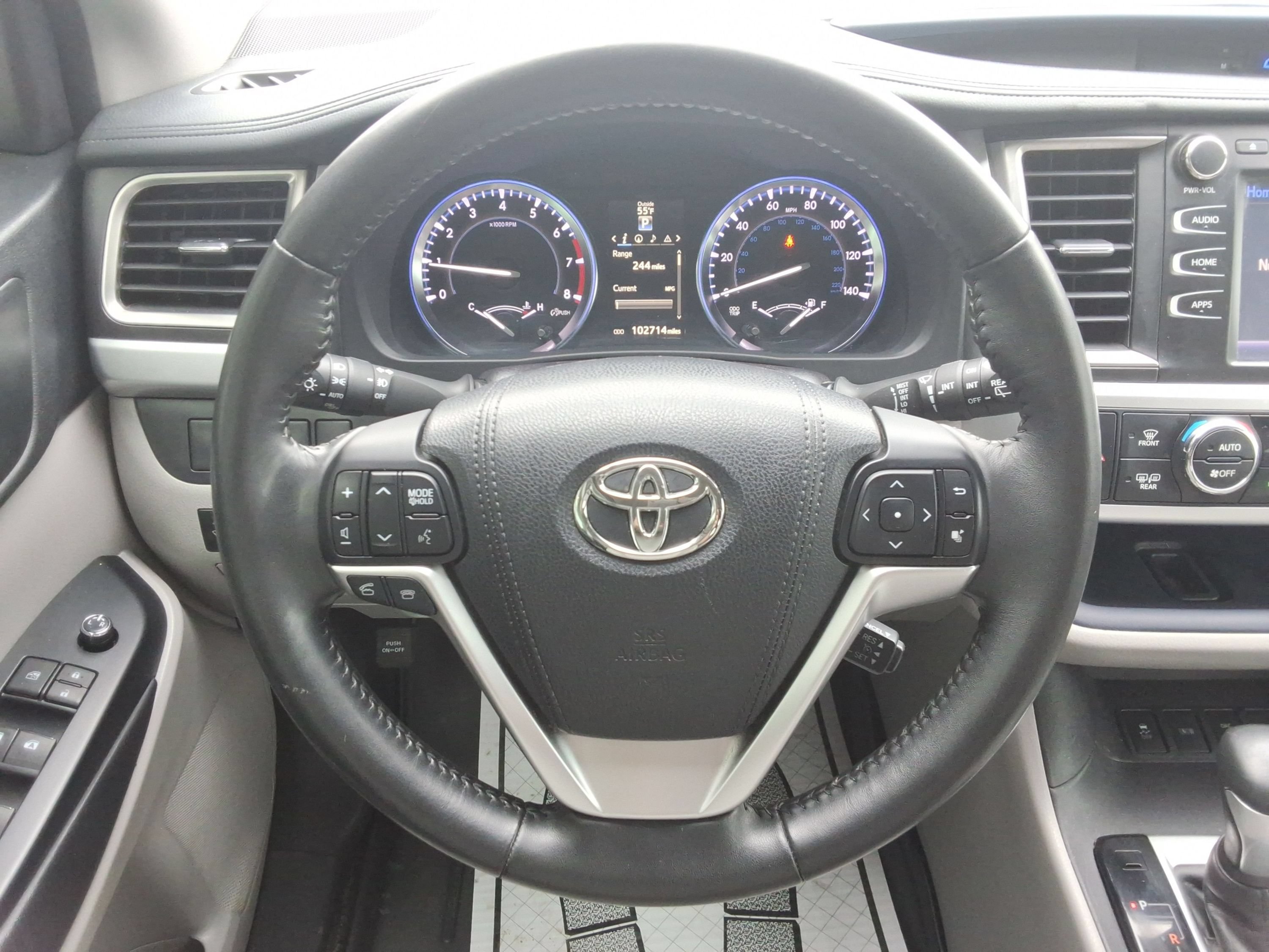 Used 2015 Toyota Highlander XLE AWD/4WD image 11