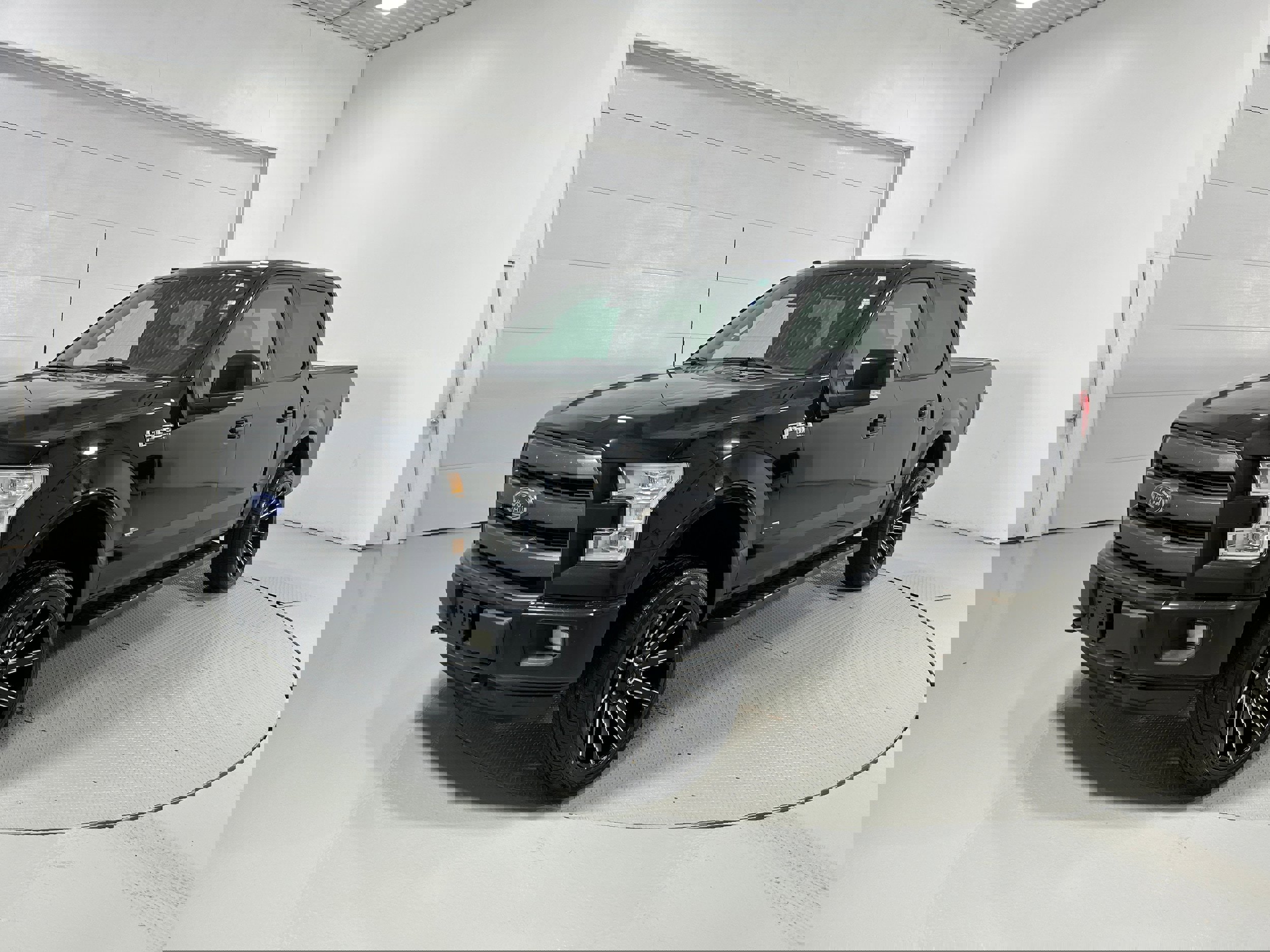 Used 2016 Ford F150 Lariat w/ Equipment Group 502A Luxury image 21