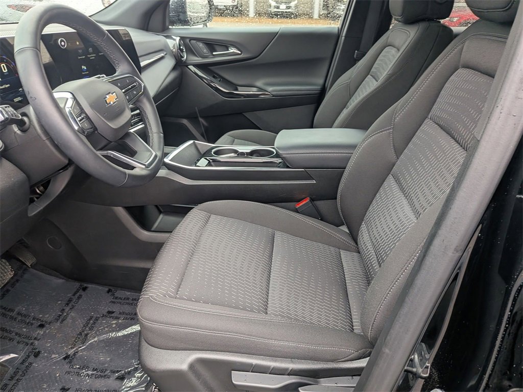 Used 2025 Chevrolet Equinox LT image 23