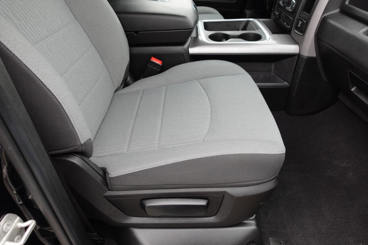 Used 2023 RAM 1500 Express w/ Wheel & Sound Group image 31