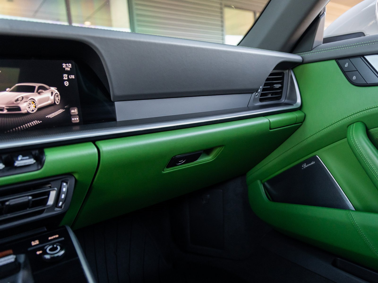 Certified 2022 Porsche 911 Turbo S w/ 911 Turbo Sportdesign Package image 39