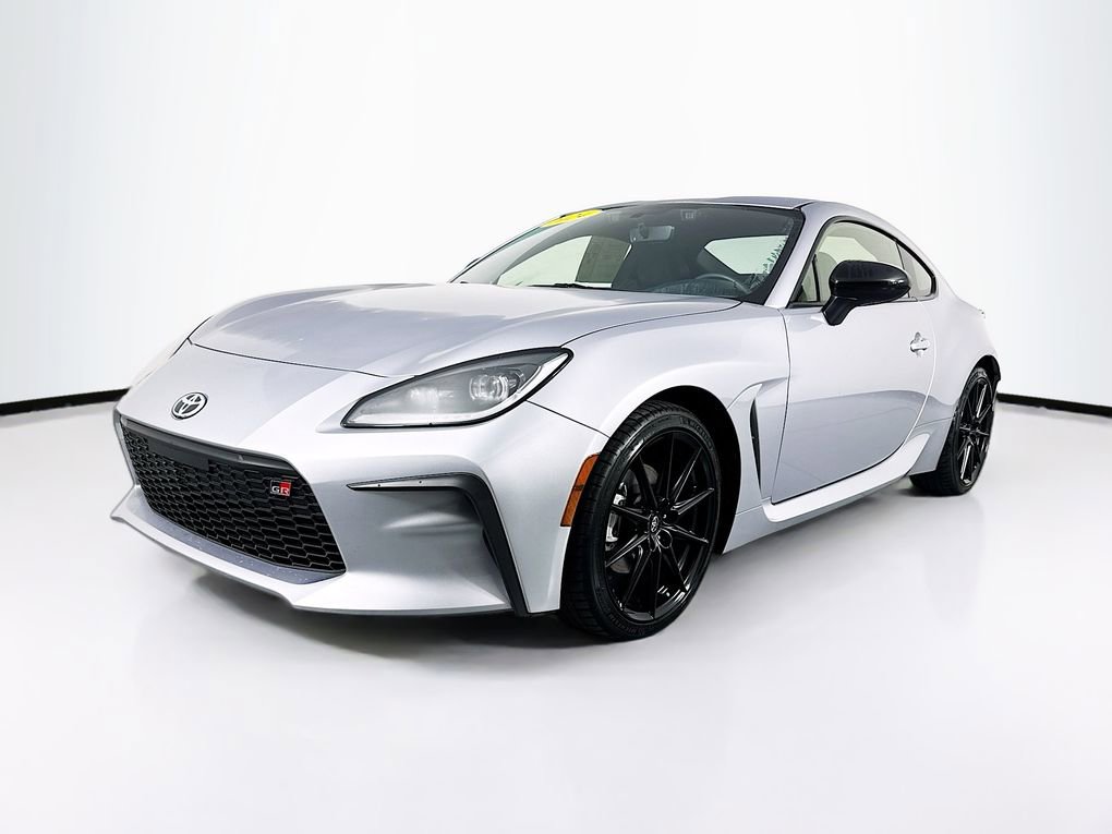 Used 2024 Toyota GR86 Premium image 3