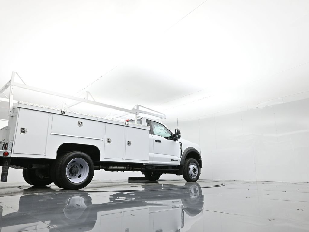 New 2025 Ford F450 XL w/ XL Chrome Package RWD image 53