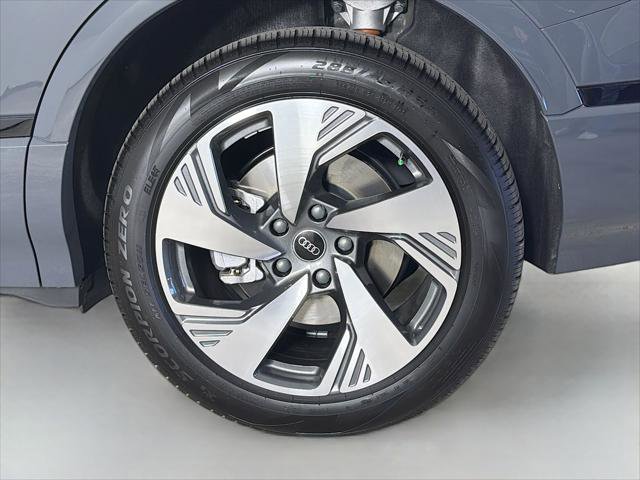 New 2025 Audi Q6 e-tron Premium AWD/4WD image 31