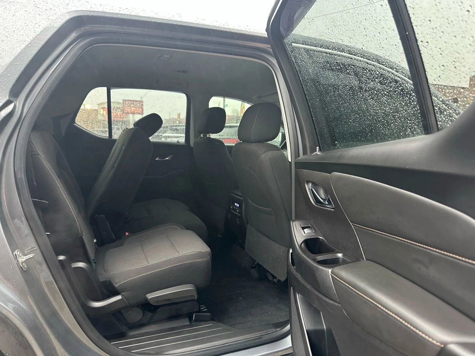 Used 2020 Chevrolet Traverse LS image 8