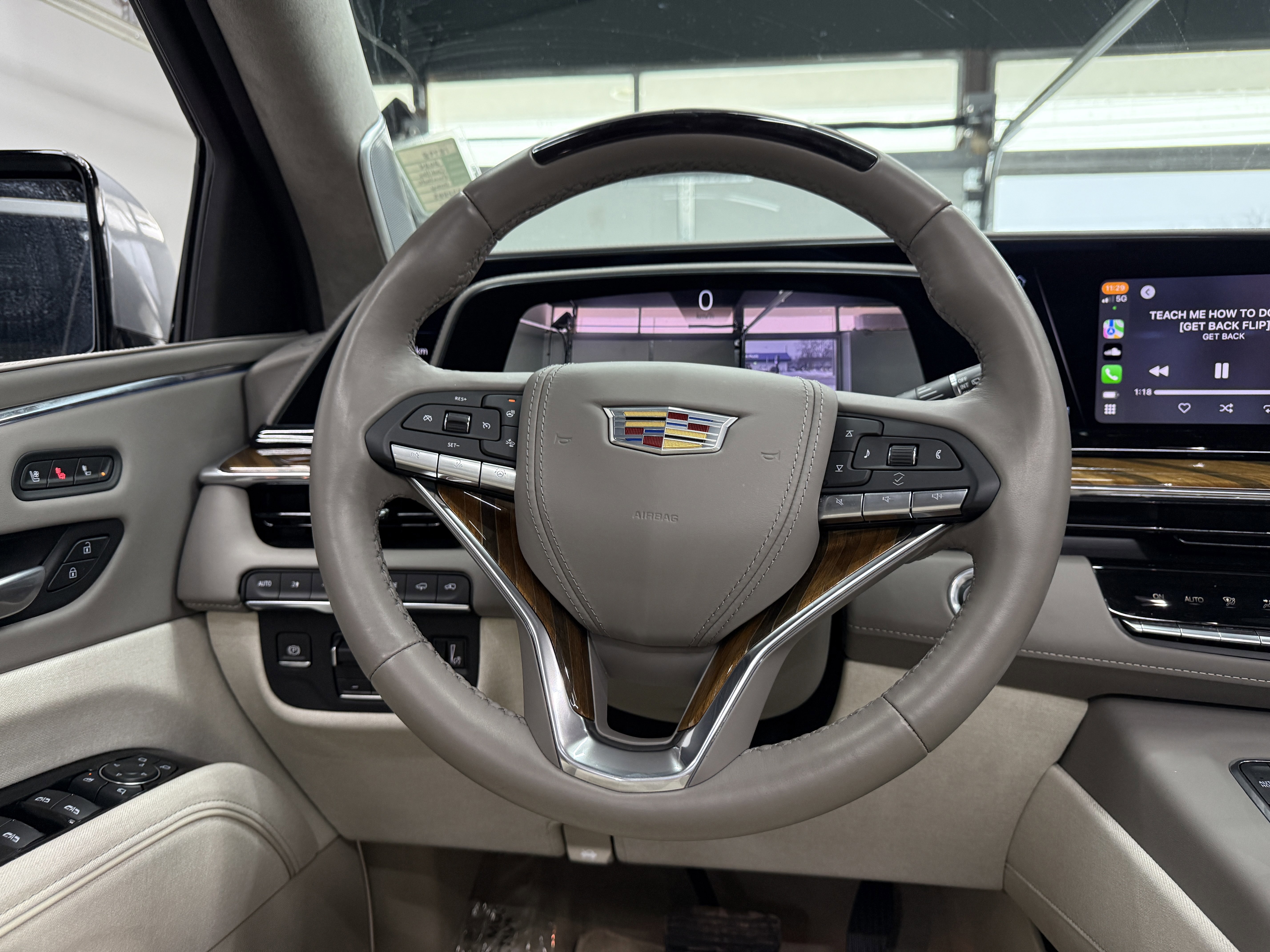 Used 2024 Cadillac Escalade Sport Platinum image 19