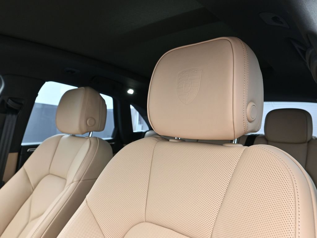 New 2026 Porsche Macan S image 16