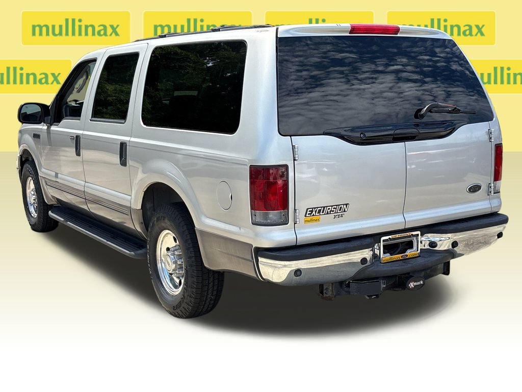 Used 2005 Ford Excursion XLS RWD image 9