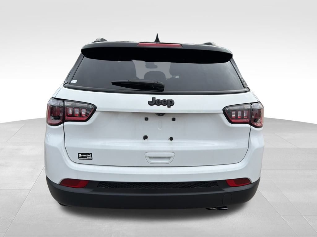 Used 2022 Jeep Compass Altitude image 4