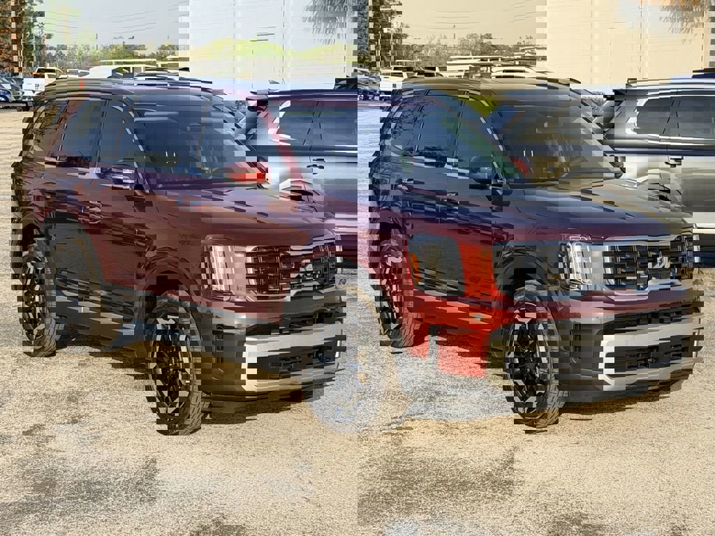 Certified 2024 Kia Telluride S w/ S Sunroof Package image 2