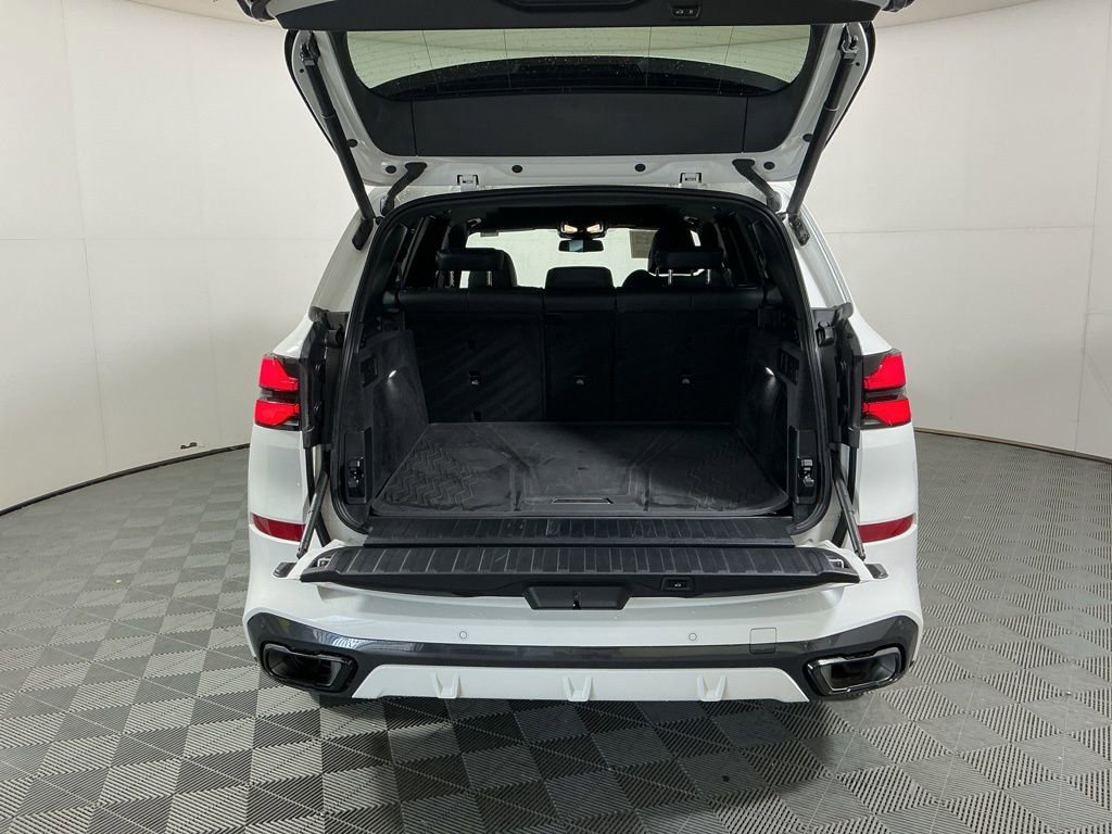 Certified 2024 BMW X5 xDrive40i w/ M Sport Package AWD/4WD image 28