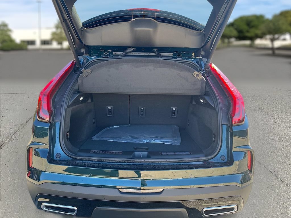 Certified 2025 Cadillac XT4 Premium Luxury w/ LPO, ONYX Package AWD/4WD image 25