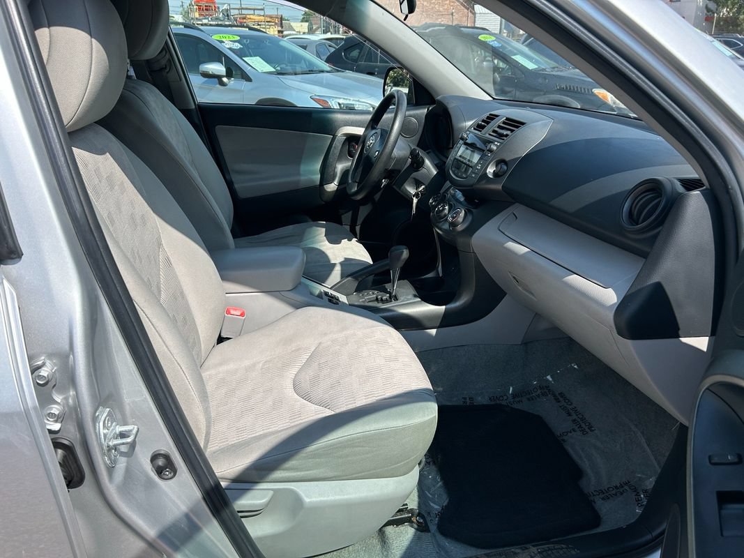 Used 2011 Toyota RAV4 4WD w/ Base L4 Extra Value Pkg image 19