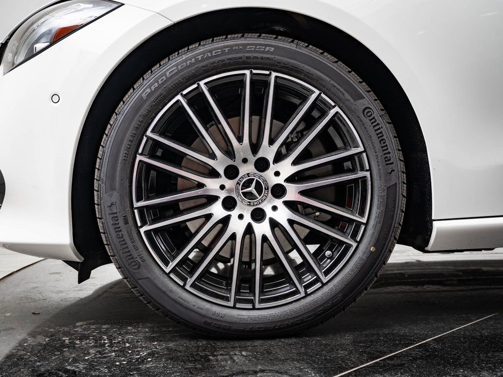 Used 2025 Mercedes-Benz C 300 4MATIC Sedan image 13