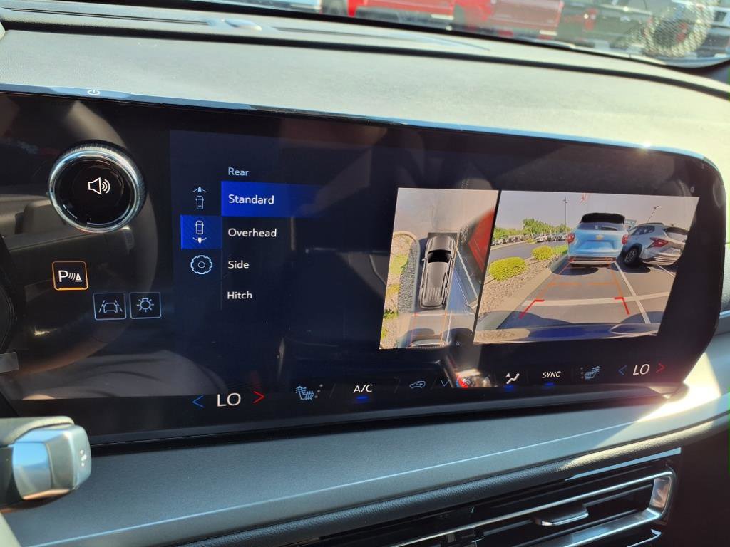 New 2026 Chevrolet Traverse LT w/ Driver Confidence Package image 4