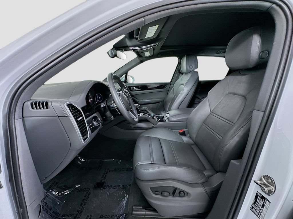 Certified 2022 Porsche Cayenne AWD/4WD image 5