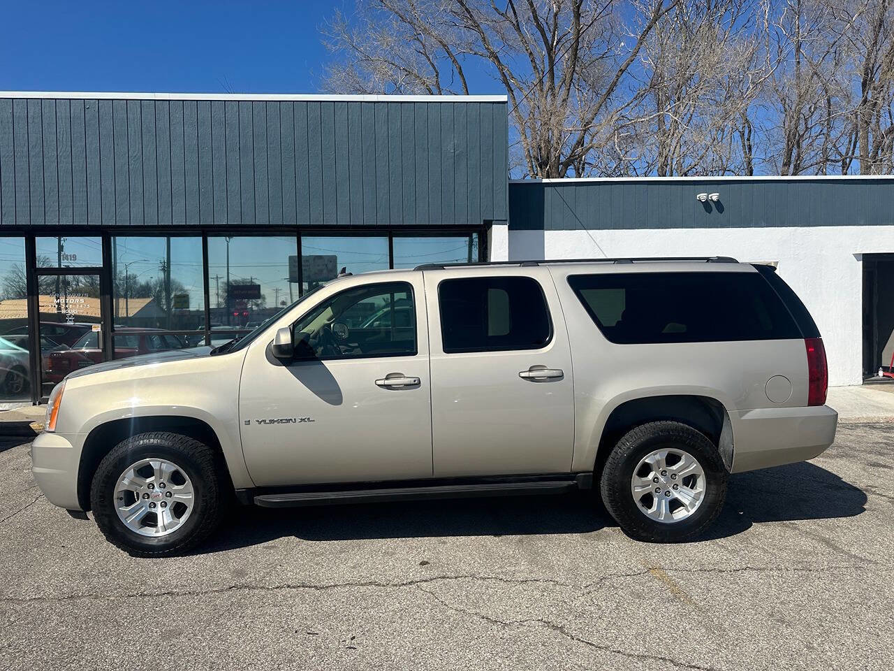 Used 2007 GMC Yukon XL SLE image 13