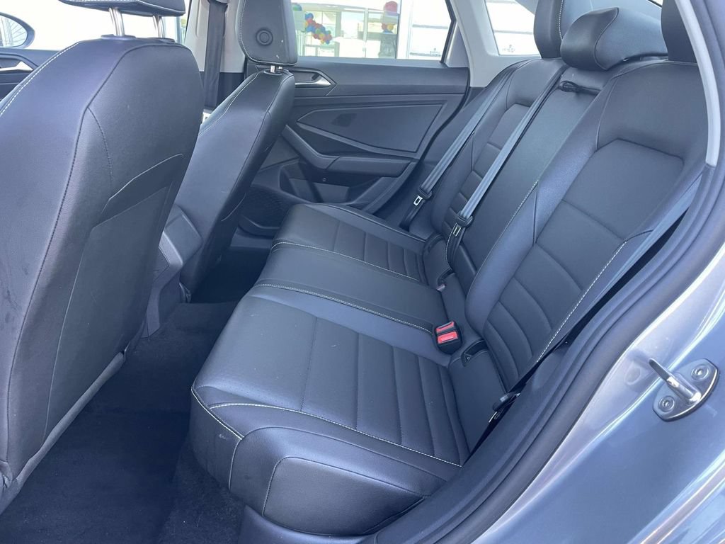 Used 2024 Volkswagen Jetta SE FWD image 14