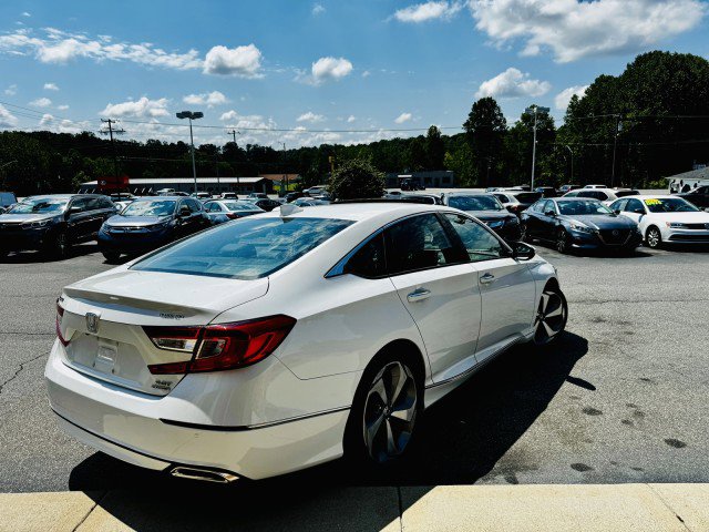 Used 2020 Honda Accord Touring image 3