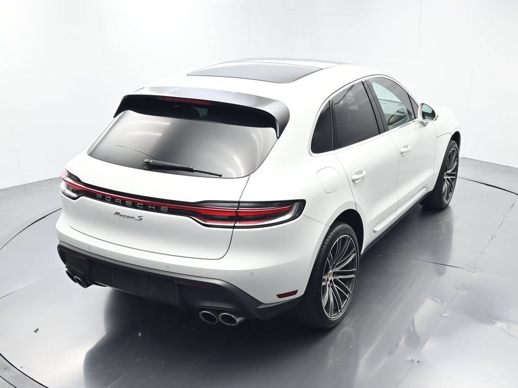 Certified 2024 Porsche Macan S AWD/4WD image 38
