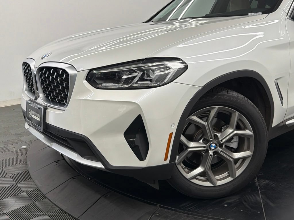 Used 2023 BMW X4 xDrive30i w/ Parking Assistance Package AWD/4WD image 4