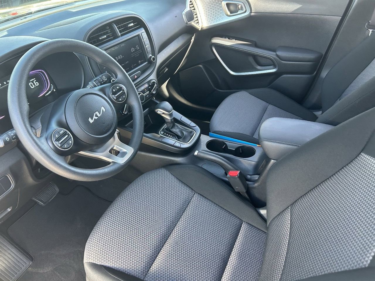Used 2025 Kia Soul S FWD image 26