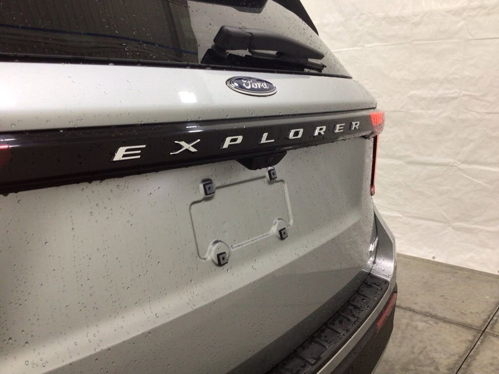 Used 2025 Ford Explorer Active w/ Active Comfort Package image 22