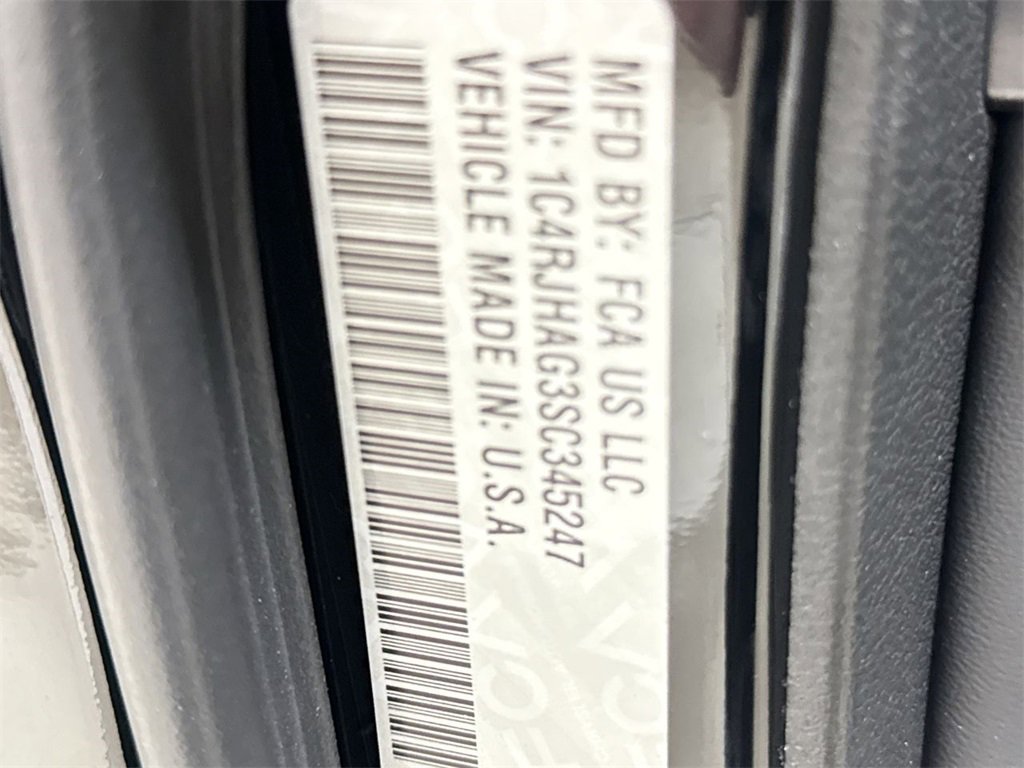 New 2025 Jeep Grand Cherokee Laredo X w/ Luxury Tech Group I image 27