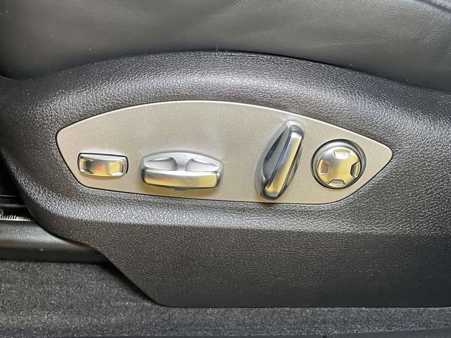 Certified 2026 Porsche Macan Turbo AWD/4WD image 17