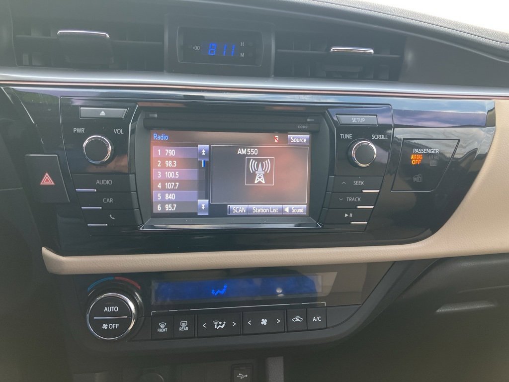 Used 2015 Toyota Corolla L image 23