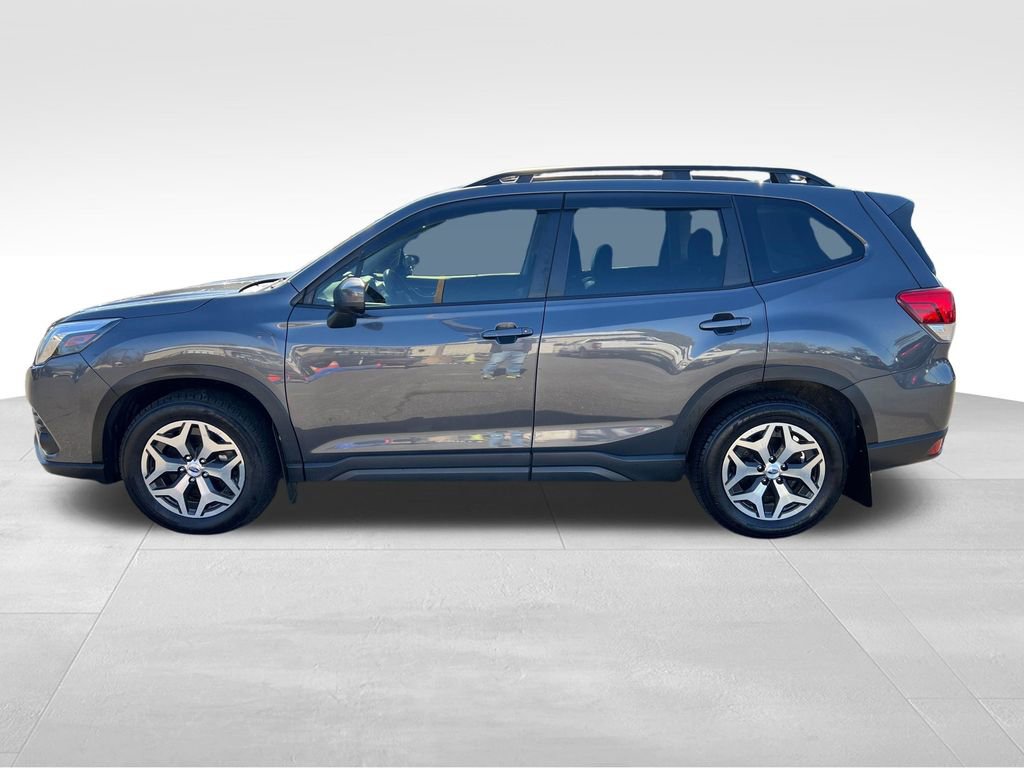 Used 2022 Subaru Forester Premium AWD/4WD image 5