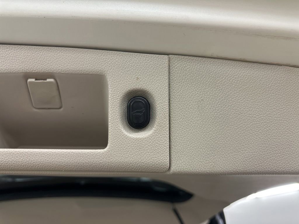 Used 2015 GMC Yukon XL Denali w/ Touring Package image 27