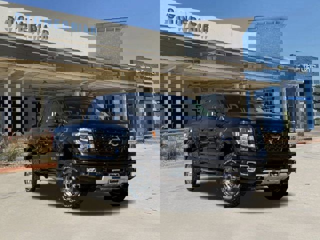 Used 2018 Nissan Titan PRO-4X w/ Pro-4x Convenience Package image 2