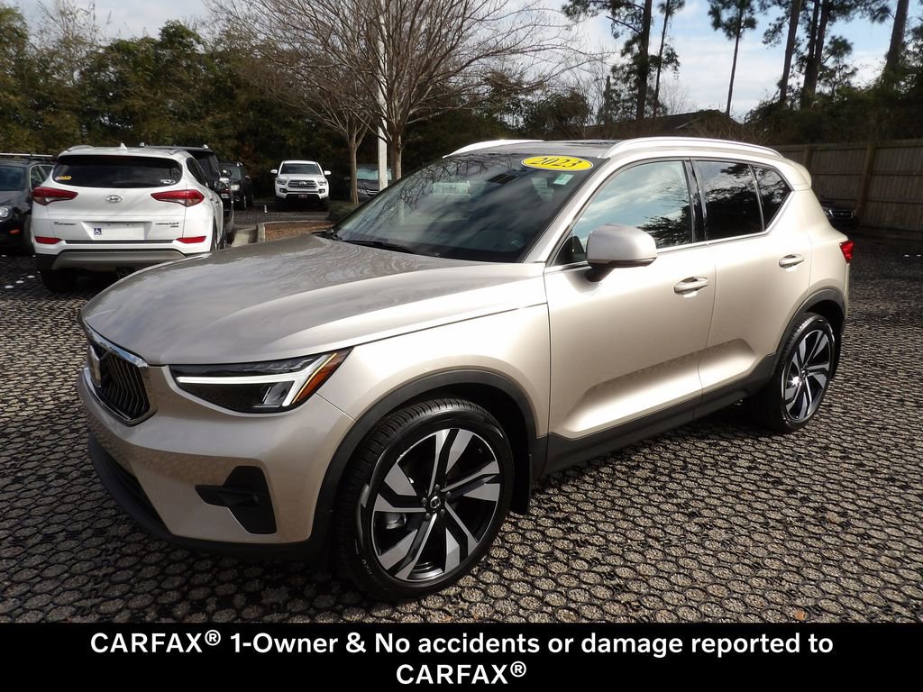 Certified 2023 Volvo XC40 B4 Plus w/ Protection Package Premier image 4