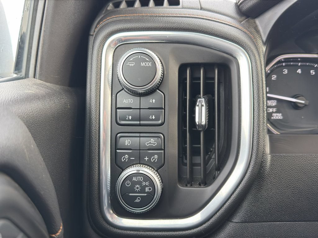 Used 2020 GMC Sierra 1500 AT4 w/ AT4 Premium Package AWD/4WD image 4