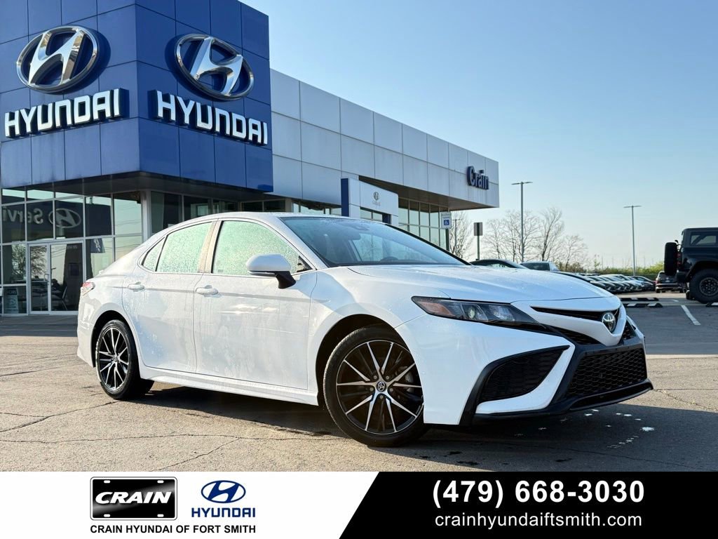 Used 2024 Toyota Camry SE FWD video 1