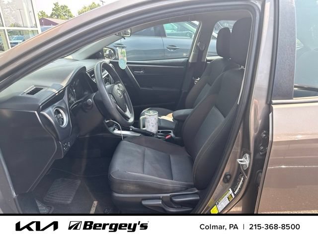 Used 2017 Toyota Corolla LE w/ Carpet Mat Package (TMS) FWD image 9